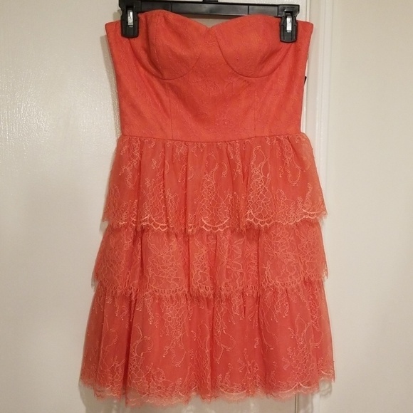 💕BCBGMAXAZRIA💕 Coral Strapless Lace Tiered Dress - Picture 4 of 8